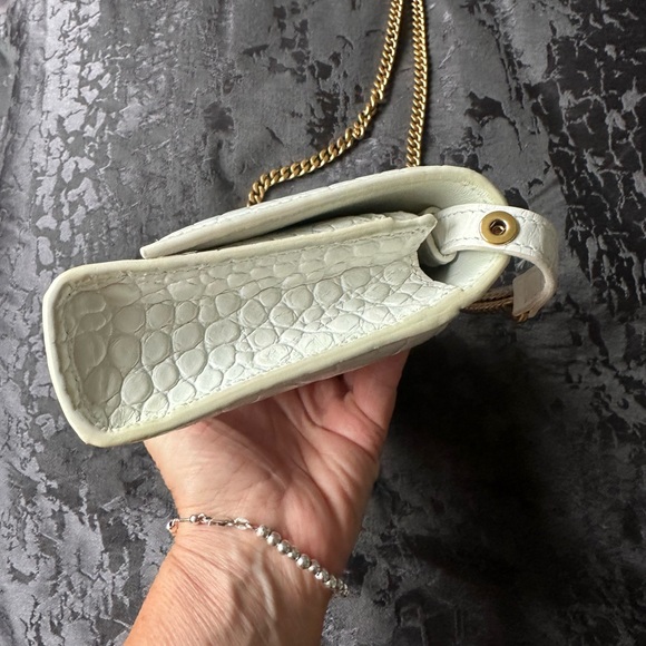 Balenciaga HOURGLASS WALLET ON CHAIN CROCODILE EMBOSSED IN WHITE - Picture 8 of 10